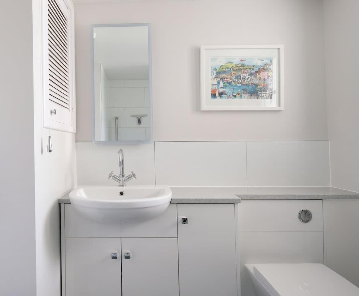 Spectacular Waterfront Views With Parking At 'Mariners Mirror' Apartment Falmouth Exterior photo